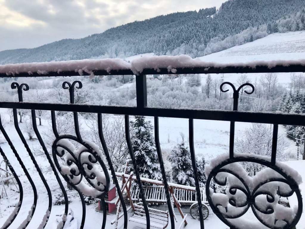 Malinowy Domek Mlynczyska Exteriér fotografie